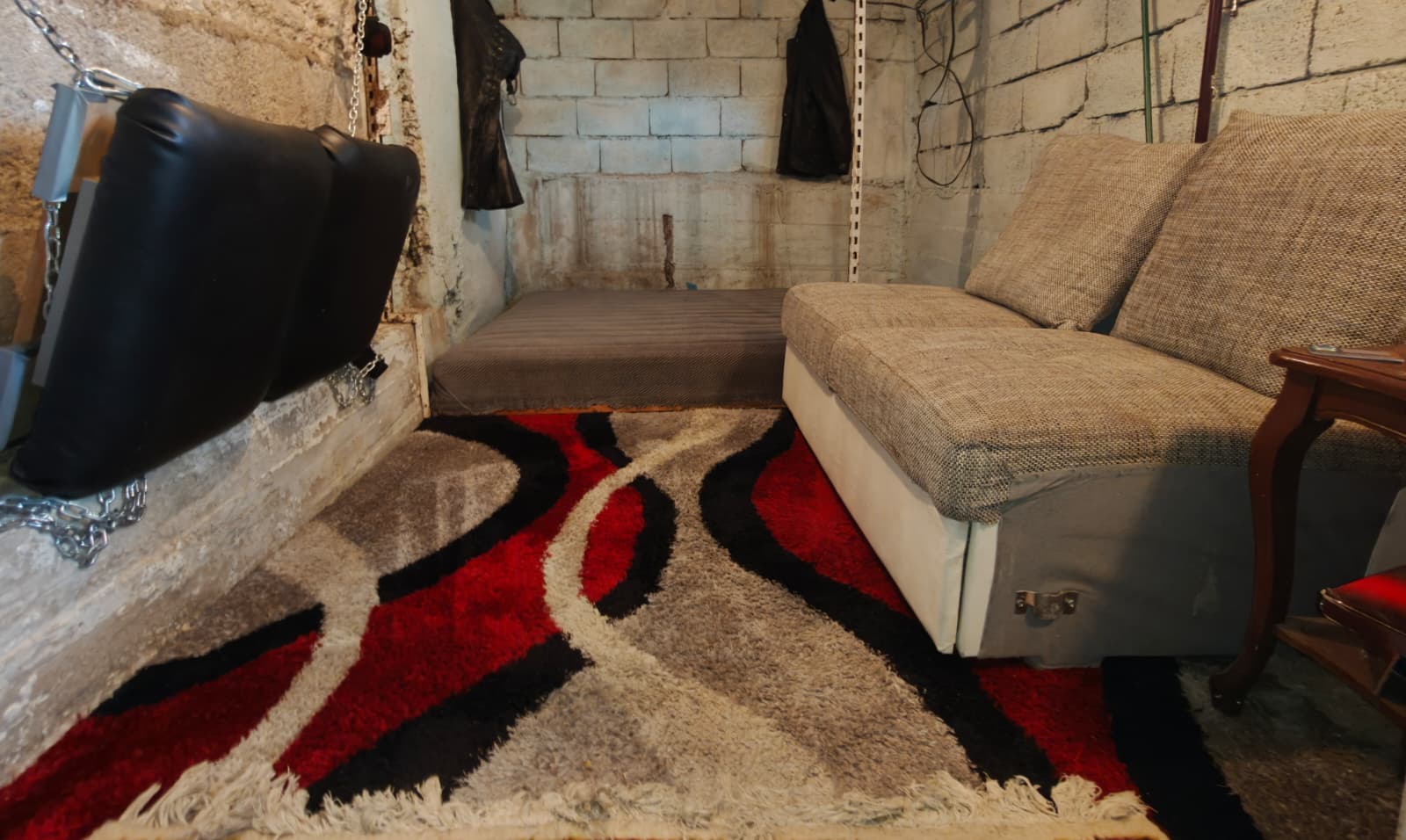 A quiet lounge corner inside the dungeon
